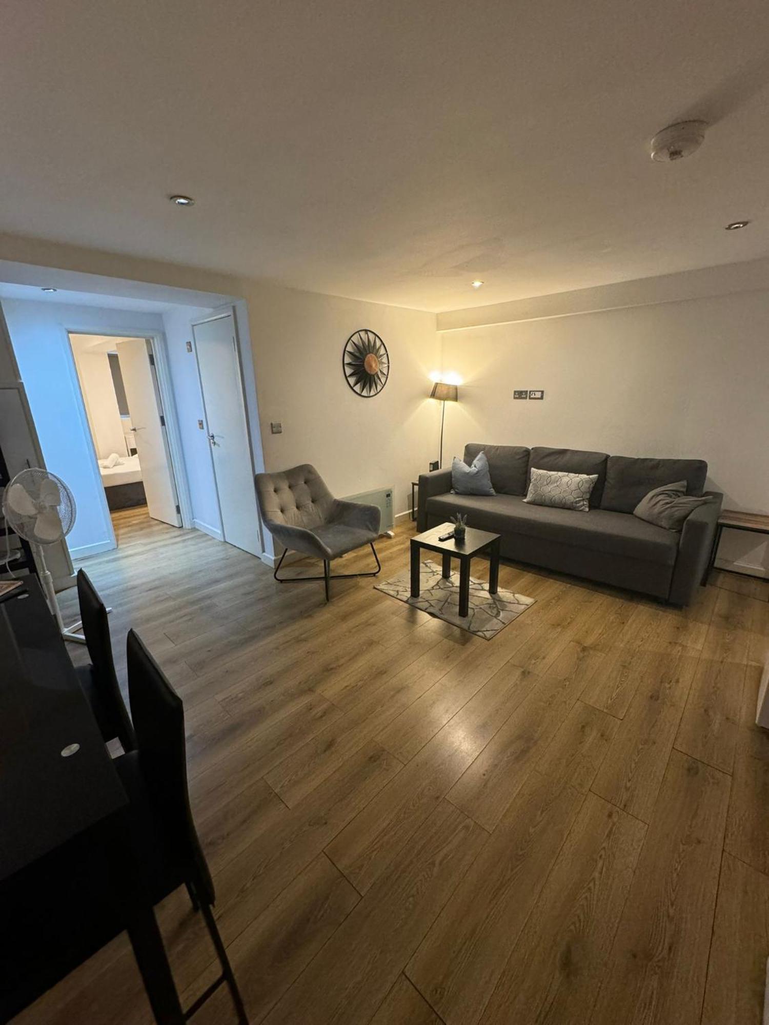 Cozy Two Bedroom Apartment Sleeps 6 Near Camden Market Hw10 London Eksteriør bilde