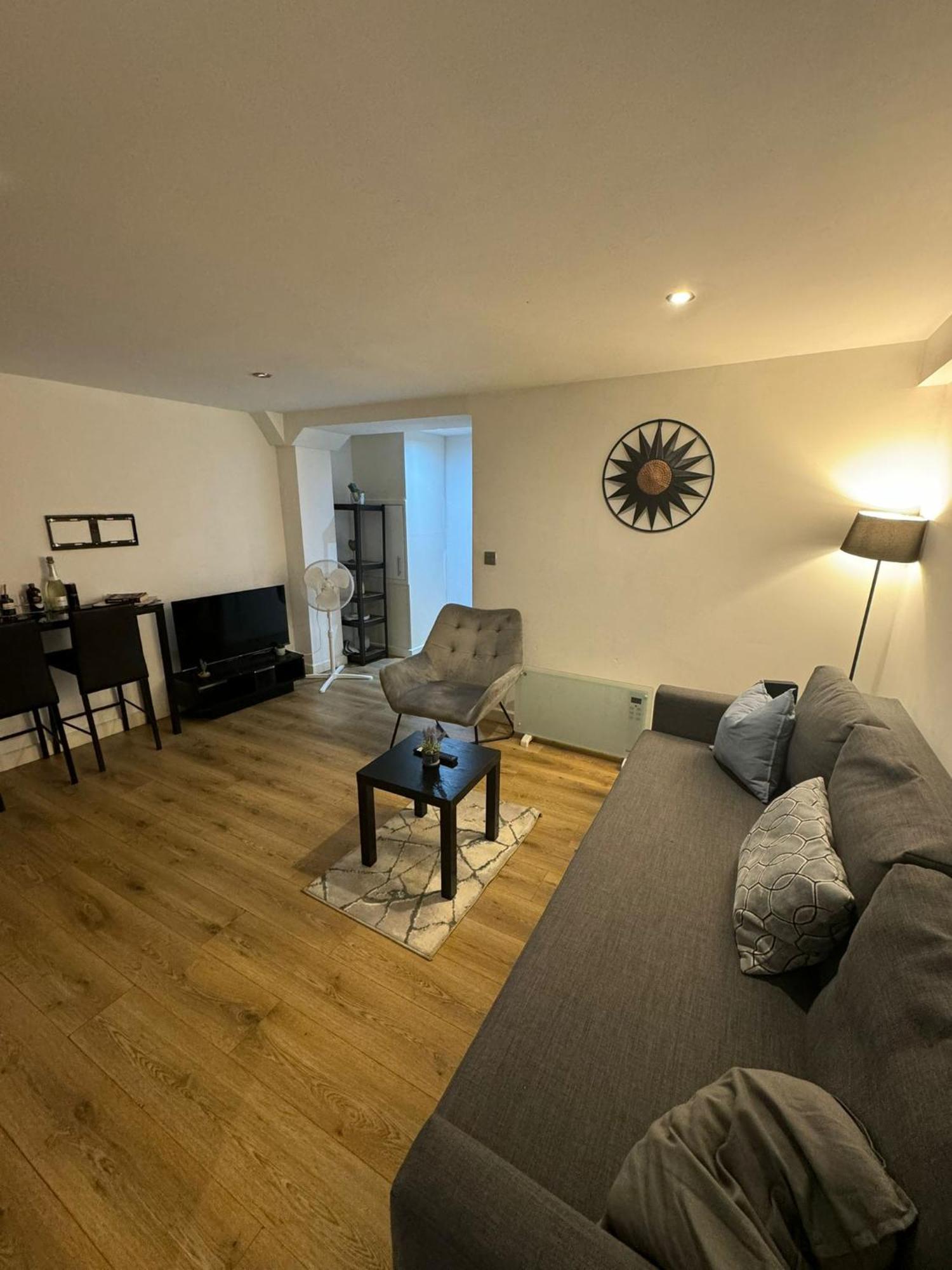 Cozy Two Bedroom Apartment Sleeps 6 Near Camden Market Hw10 London Eksteriør bilde